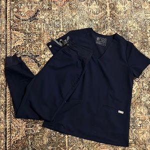 FIGS navy blue scrubs | size:XS.